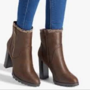 NWOB Shoedazzle Dark Brown Blima Lug Sole Booties